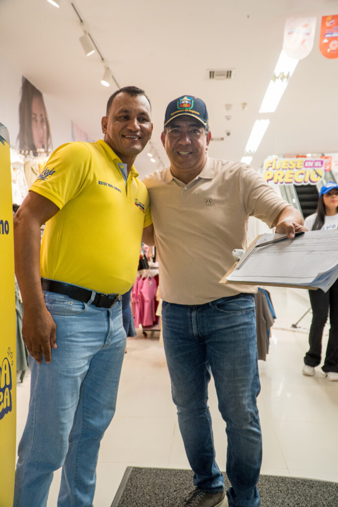 Rafael Noya recorrió Plato y Ariguaní, escuchando a la gente y sumando apoyos